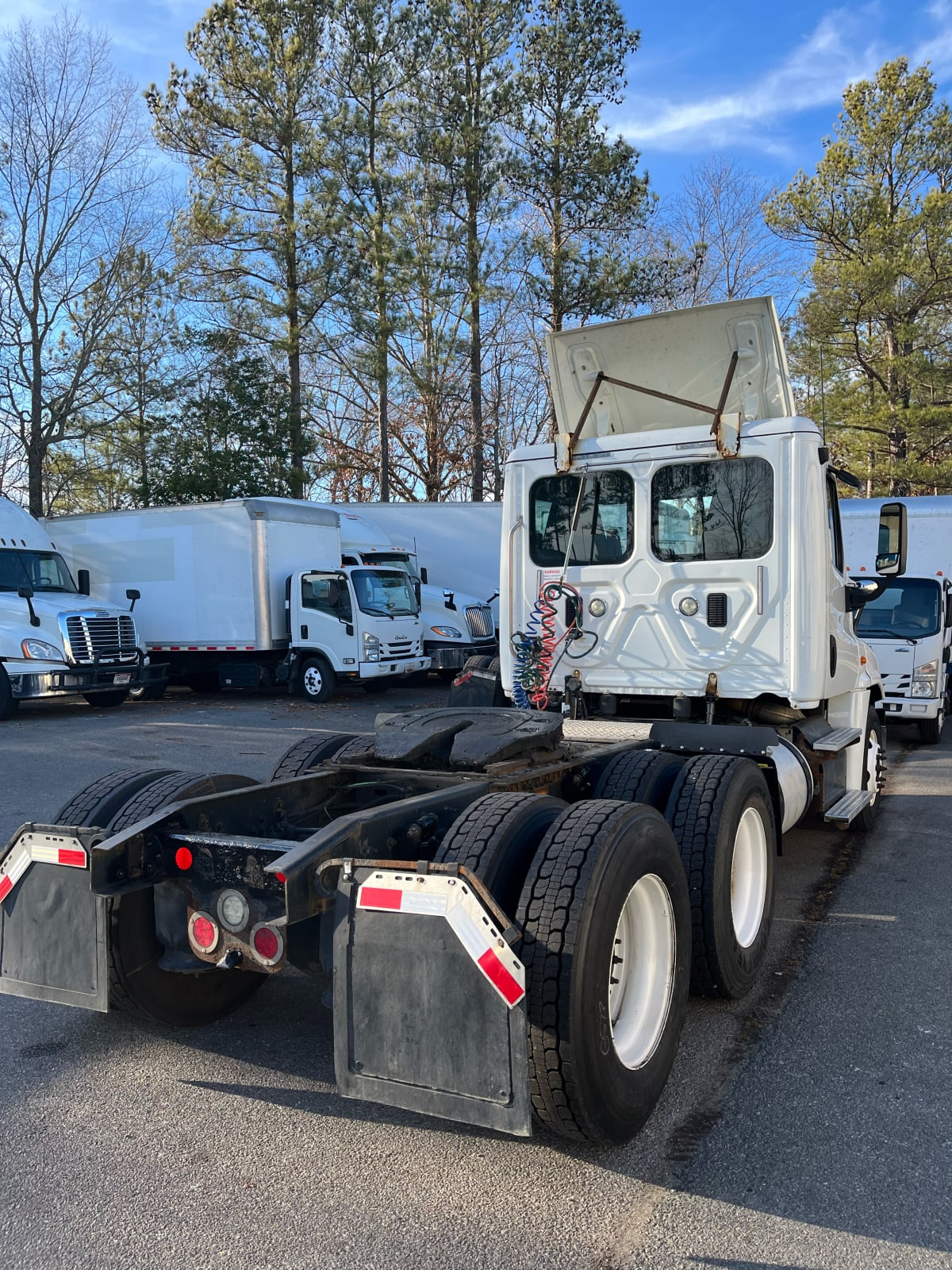 2015 Freightliner/Mercedes CASCADIA 125 375408