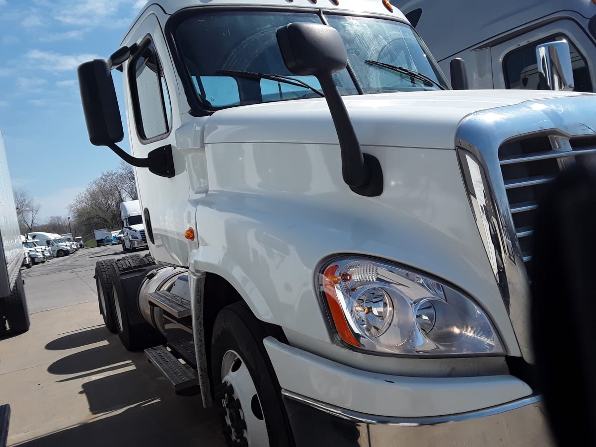 2015 Freightliner/Mercedes CASCADIA 125 375850