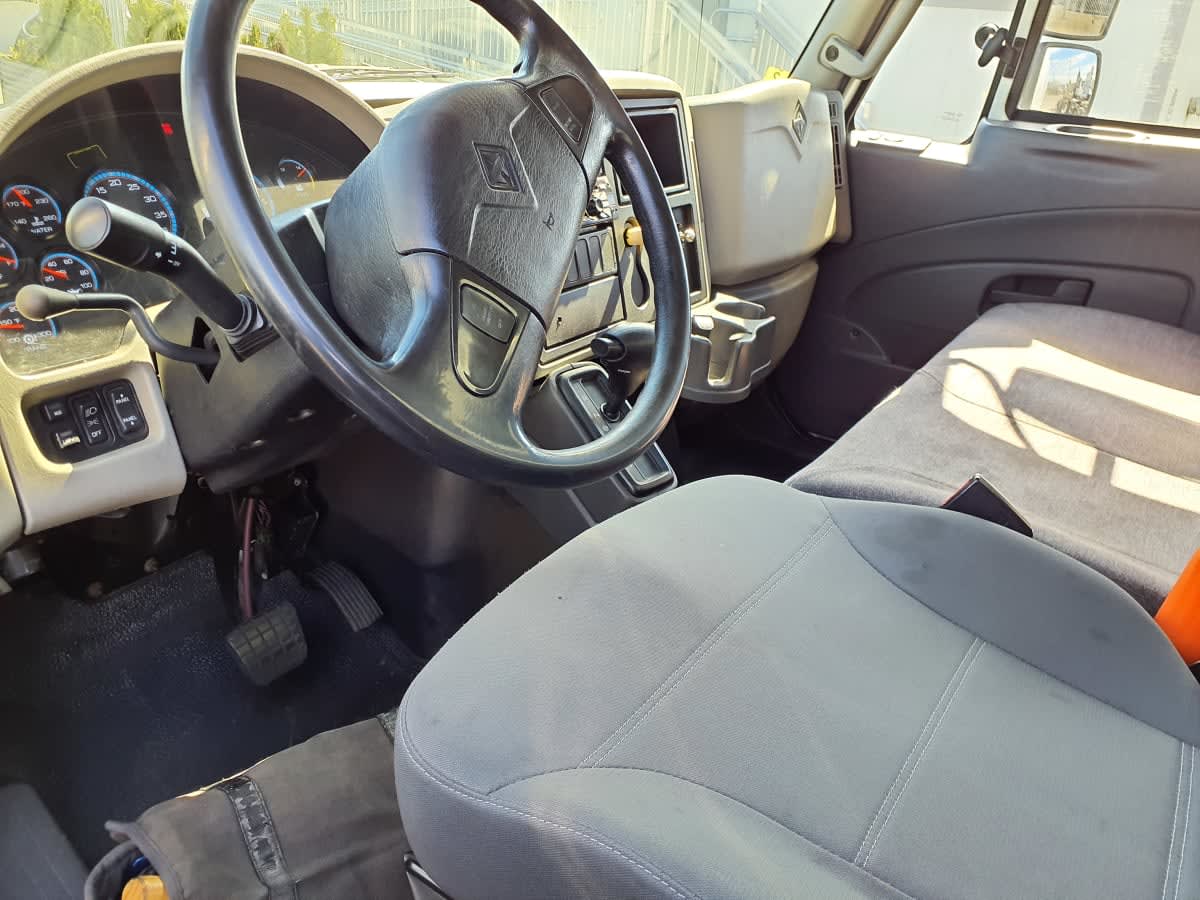 2016 Navistar International 4300 377698