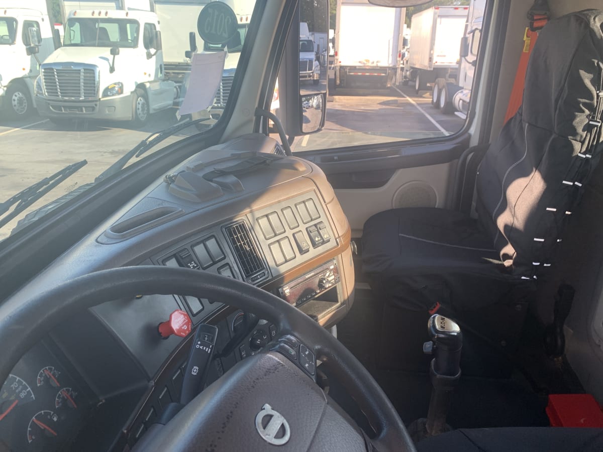 2015 Volvo VNL64TRACTOR 379145