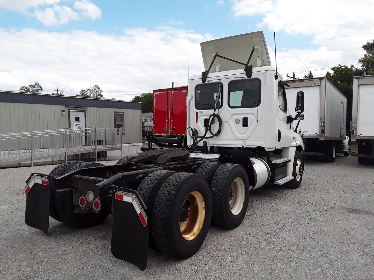 2015 Freightliner/Mercedes CASCADIA 125 379868