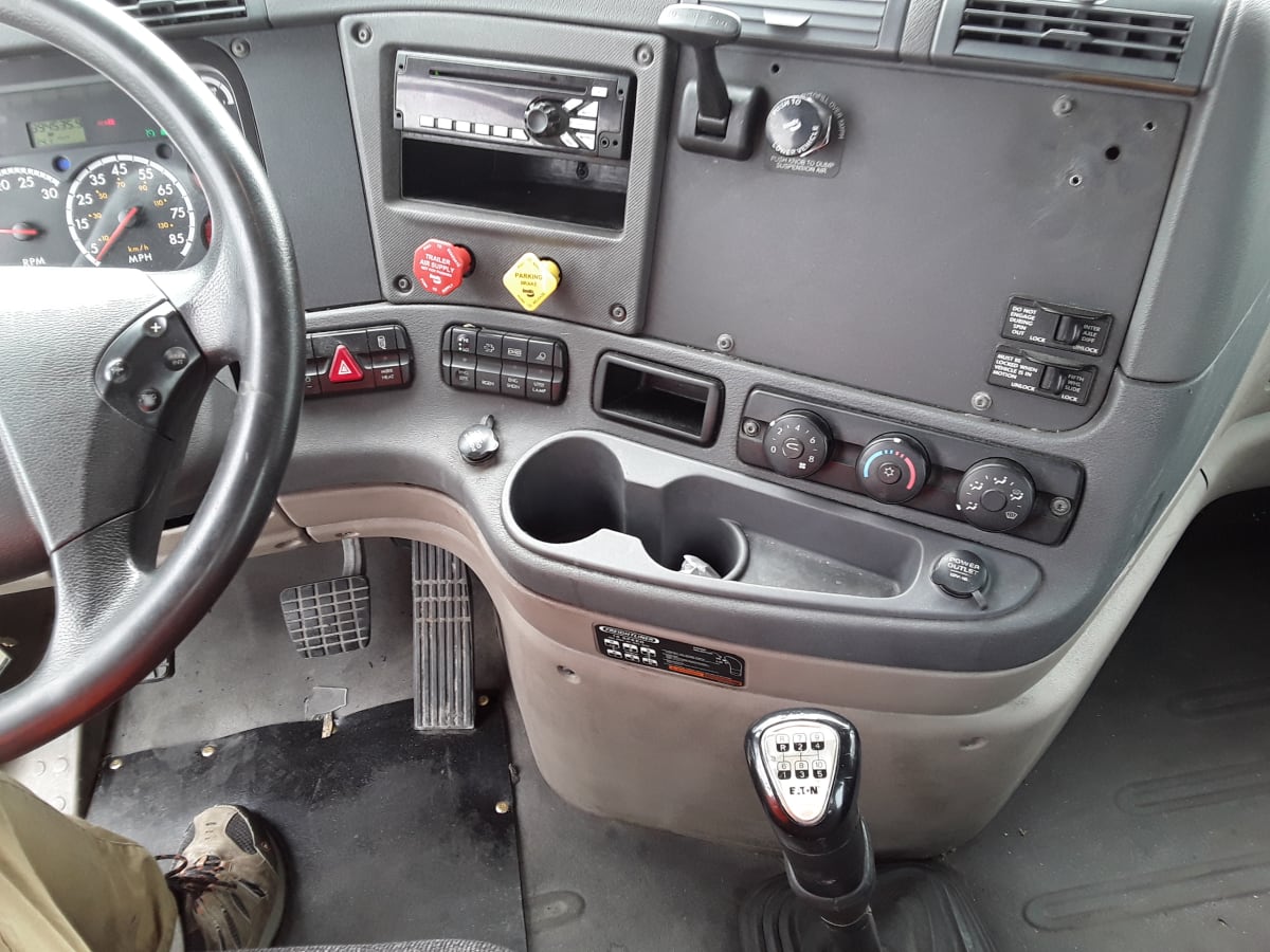 2015 Freightliner/Mercedes CASCADIA 125 379870