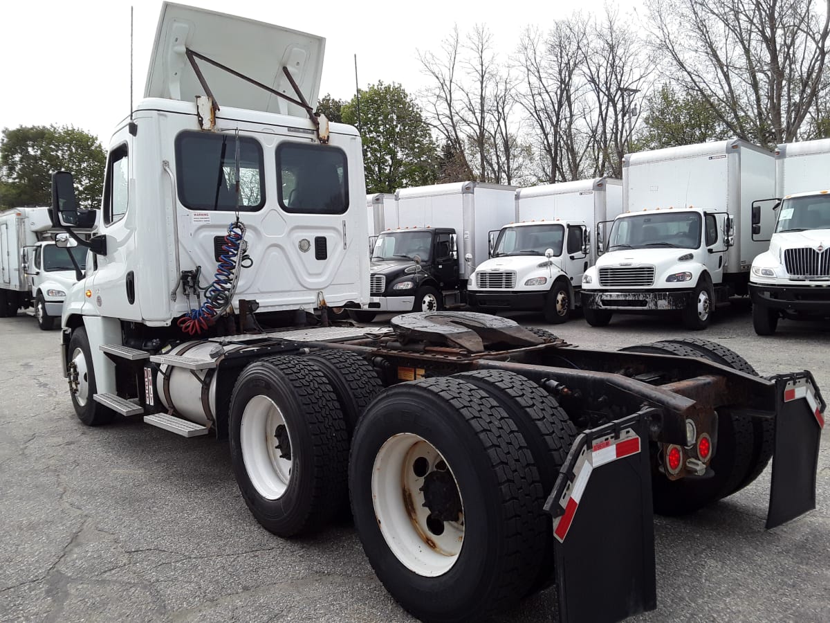 2015 Freightliner/Mercedes CASCADIA 125 379870