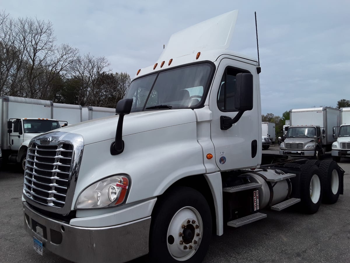 2015 Freightliner/Mercedes CASCADIA 125 379870