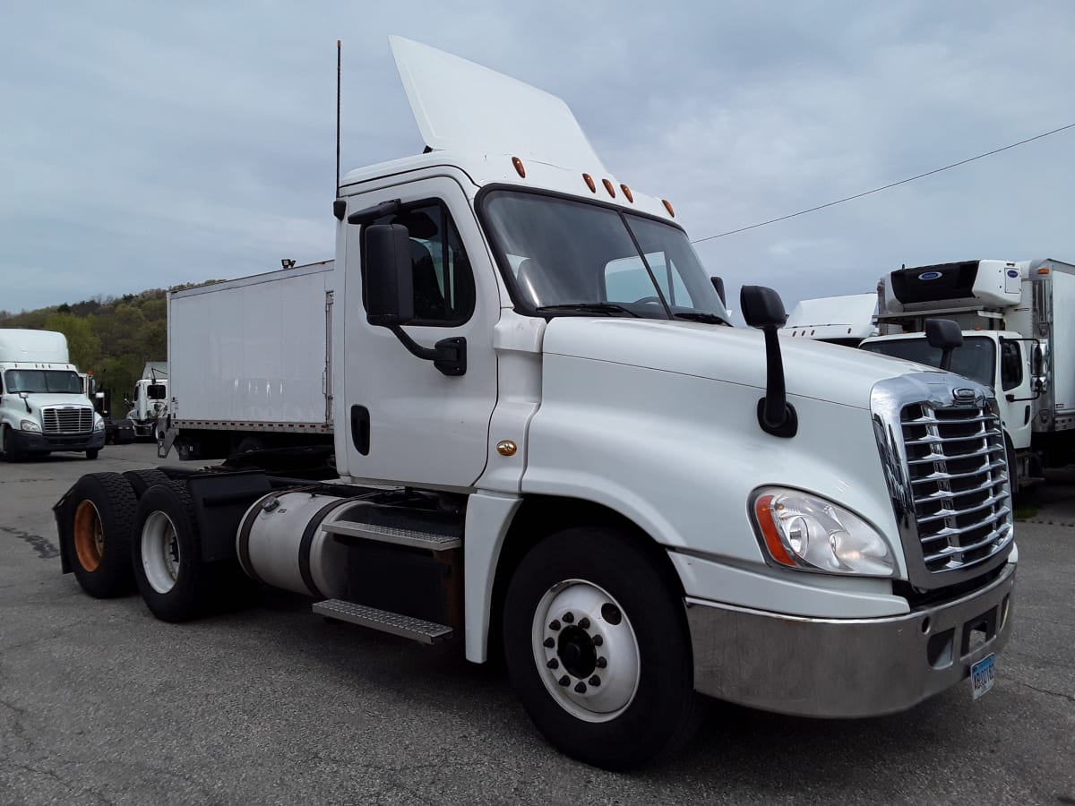 2015 Freightliner/Mercedes CASCADIA 125 379870