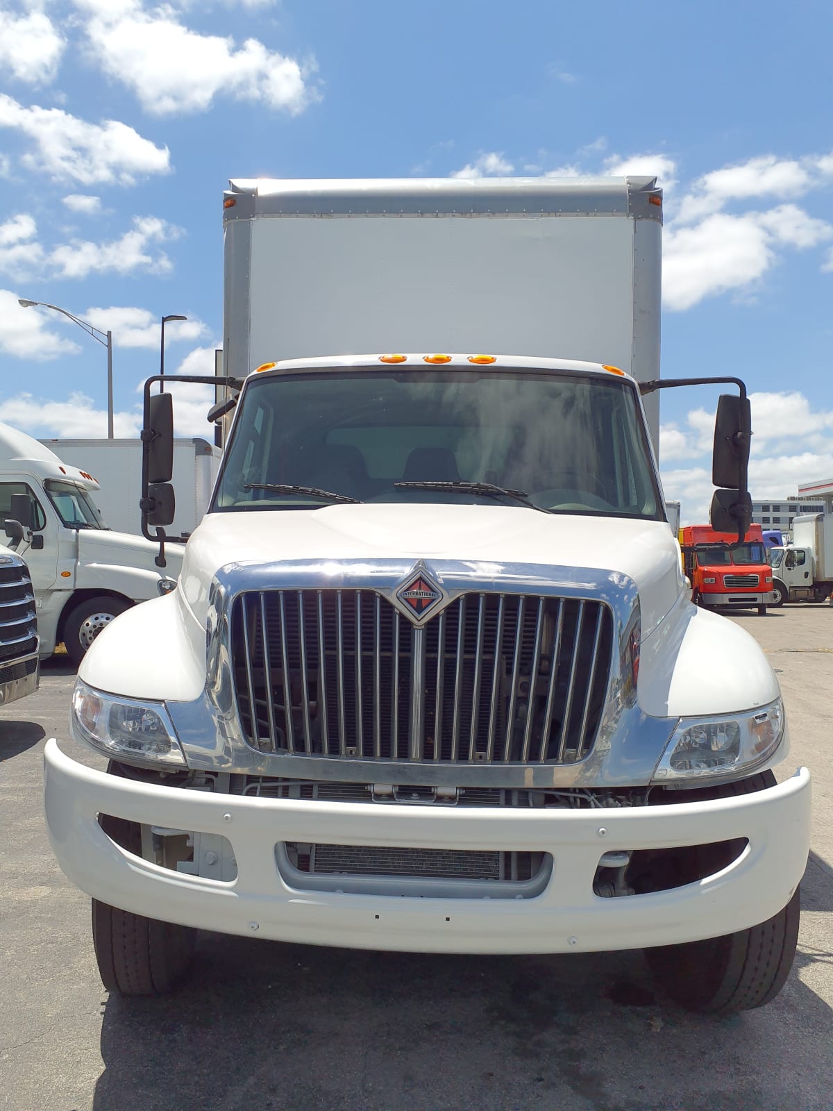 2016 Navistar International 4300 380328