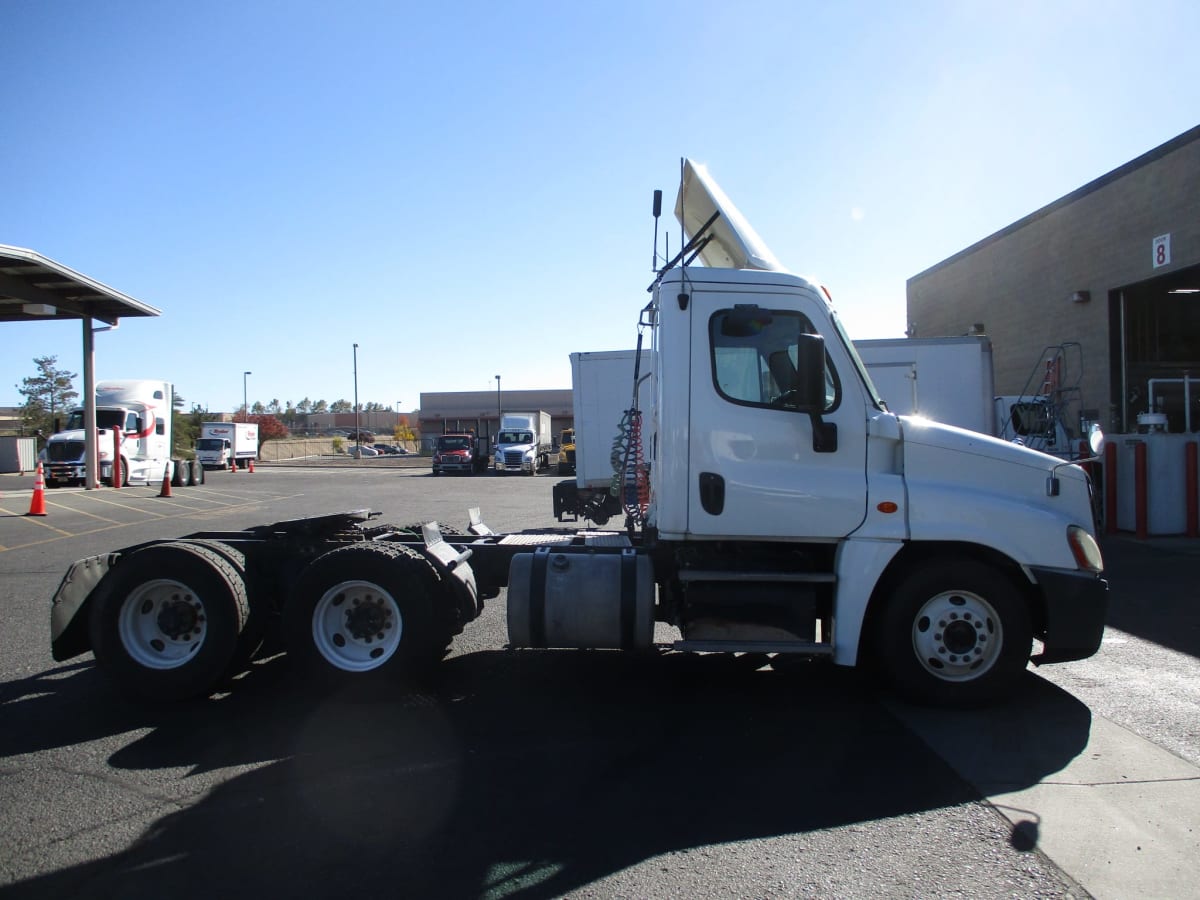 2016 Freightliner/Mercedes CASCADIA 125 380877