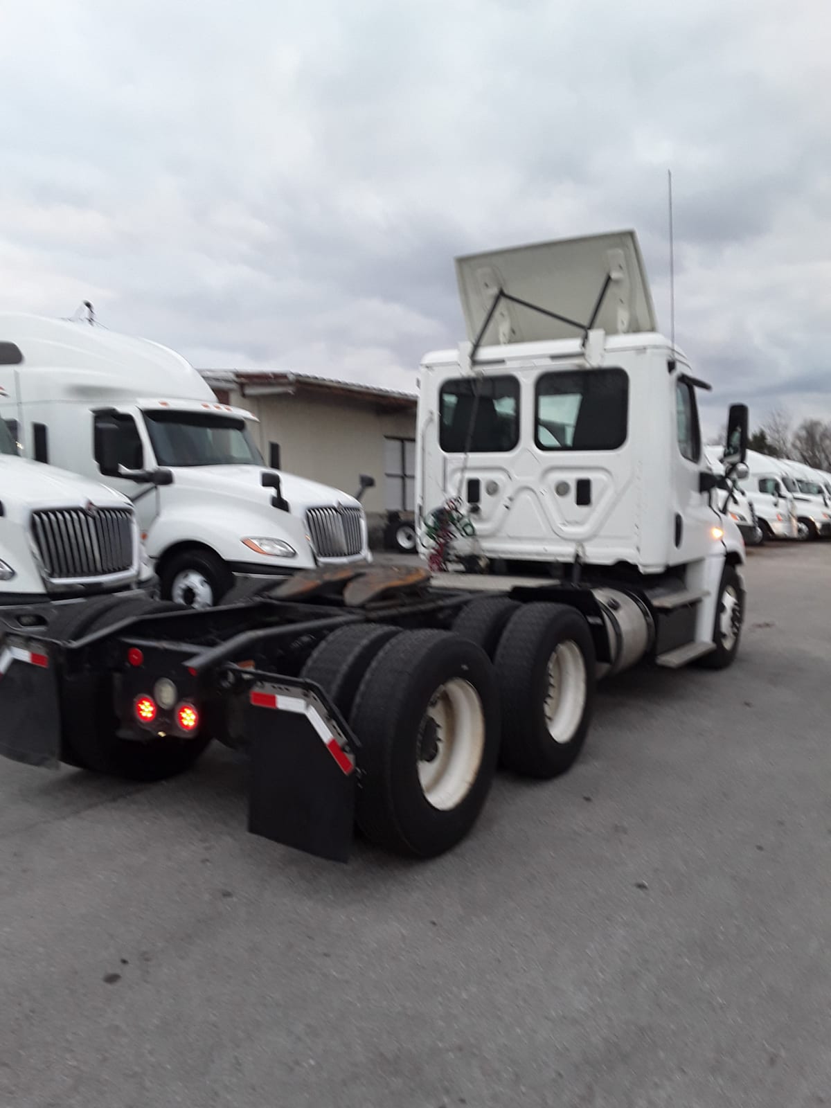 2016 Freightliner/Mercedes CASCADIA 125 381683