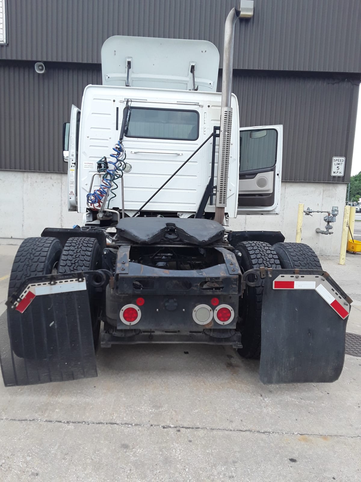2016 Volvo VNL42TRACTOR 384140