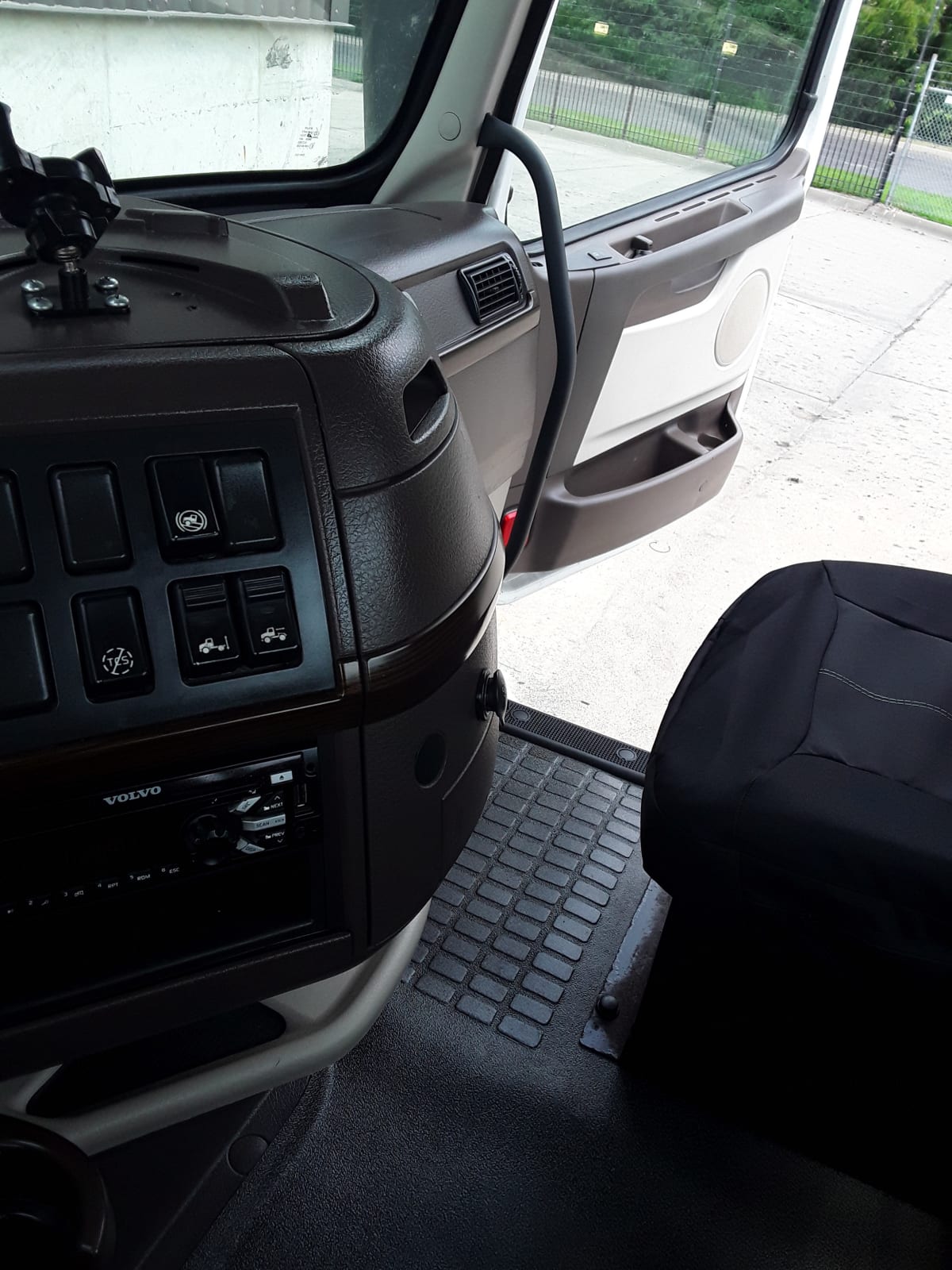 2016 Volvo VNL42TRACTOR 384140