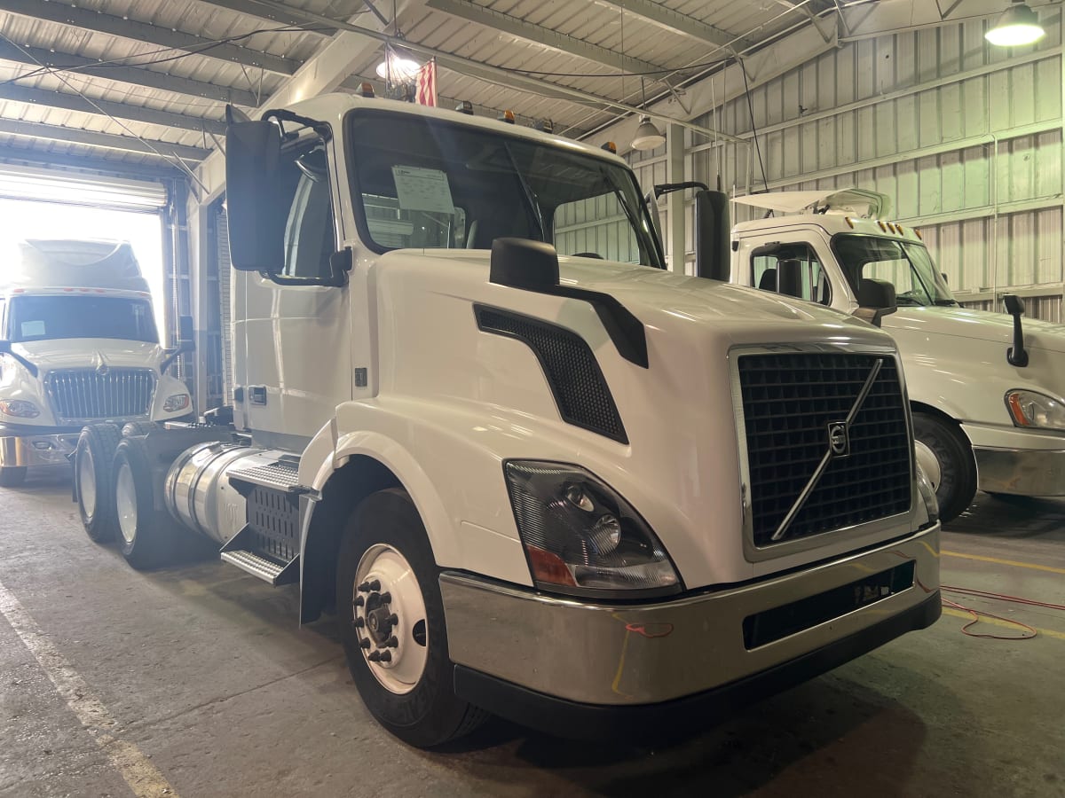 2016 Volvo VNL64TRACTOR 384624