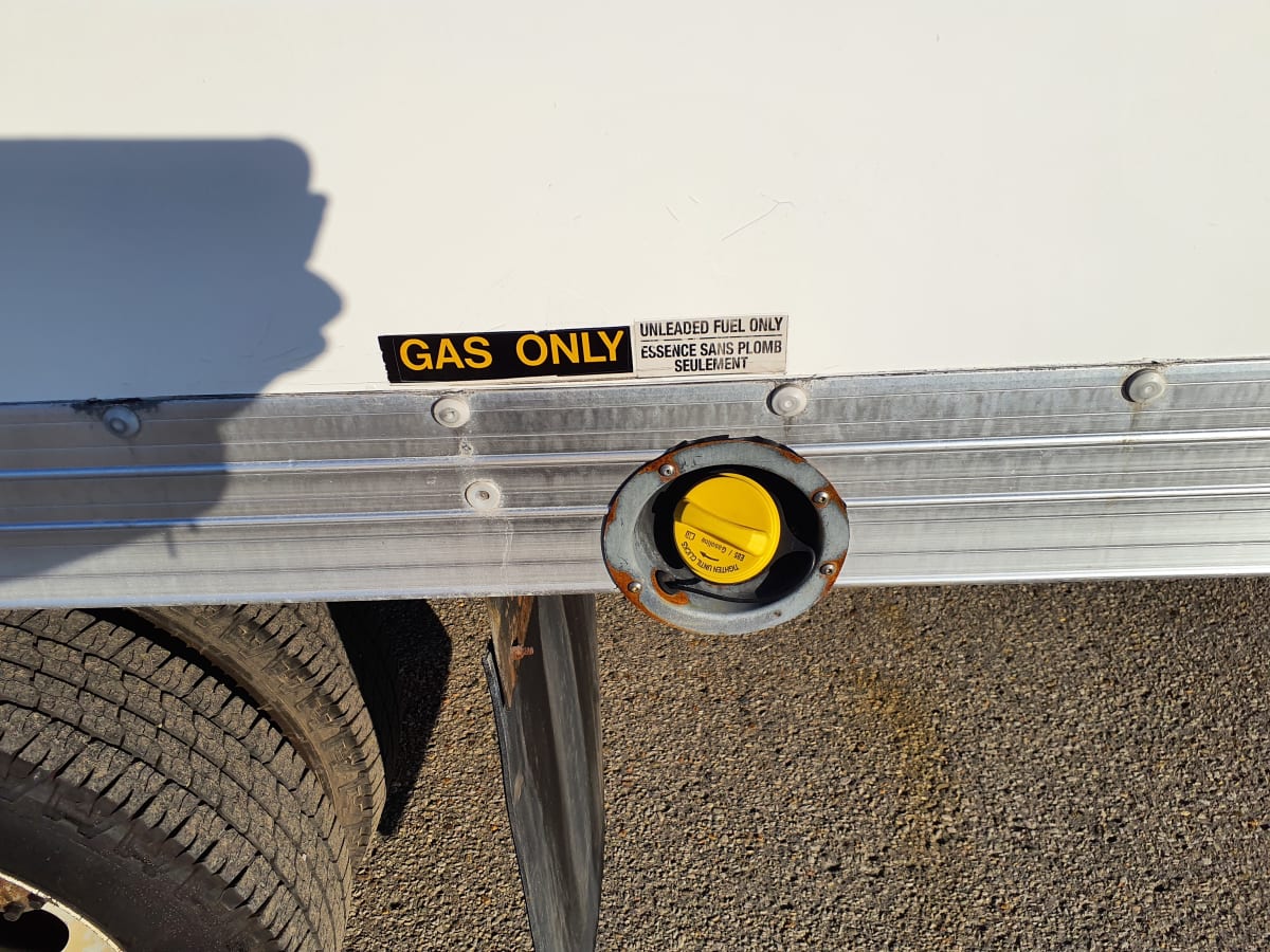 2015 Ford Motor Company E450 385432