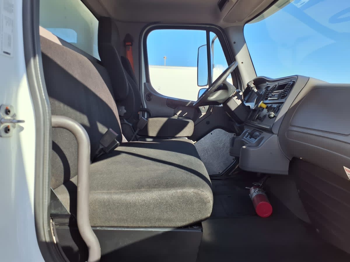 2016 Freightliner/Mercedes M2 106 387185