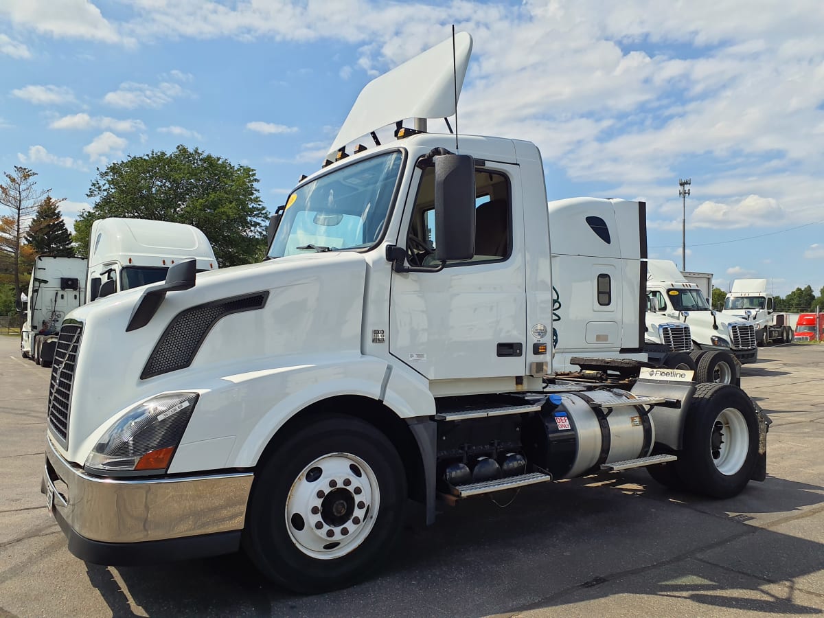 Volvo VNL42TRACTOR VEH-387336