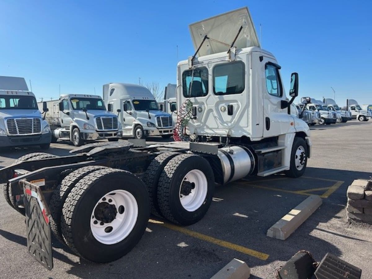 2016 Freightliner/Mercedes CASCADIA 125 389085