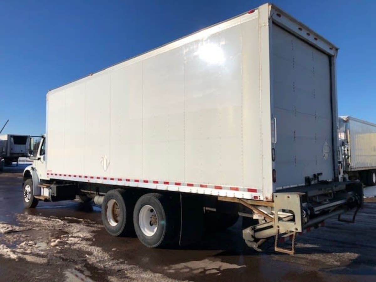 2016 Freightliner/Mercedes M2 106 389940