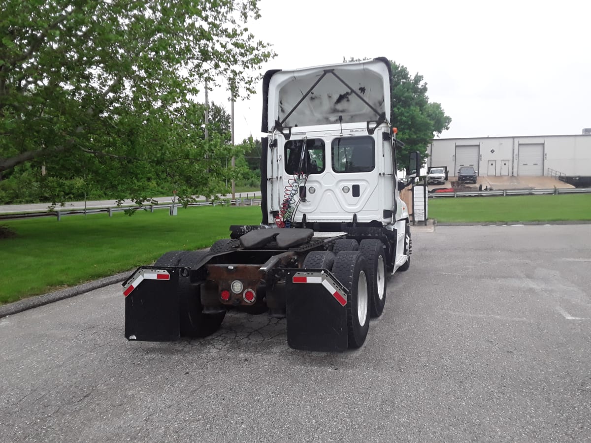 2016 Freightliner/Mercedes CASCADIA 125 391631