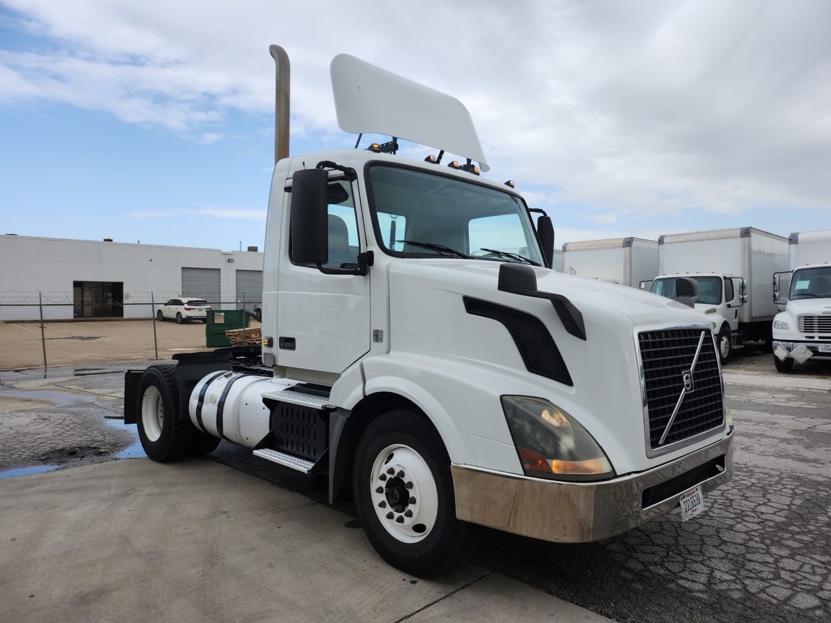 2016 Volvo VNL42TRACTOR 391811