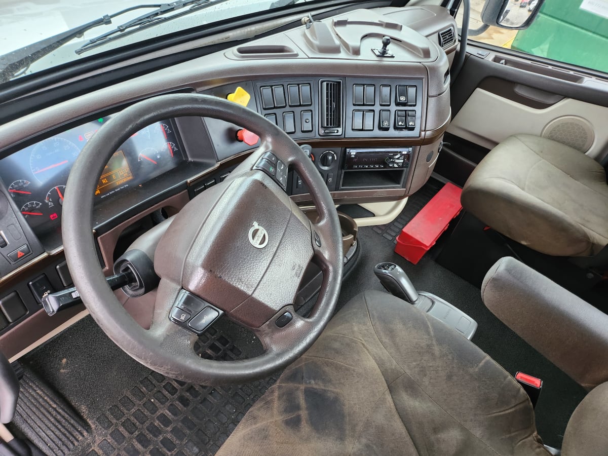 2016 Volvo VNL42TRACTOR 391811