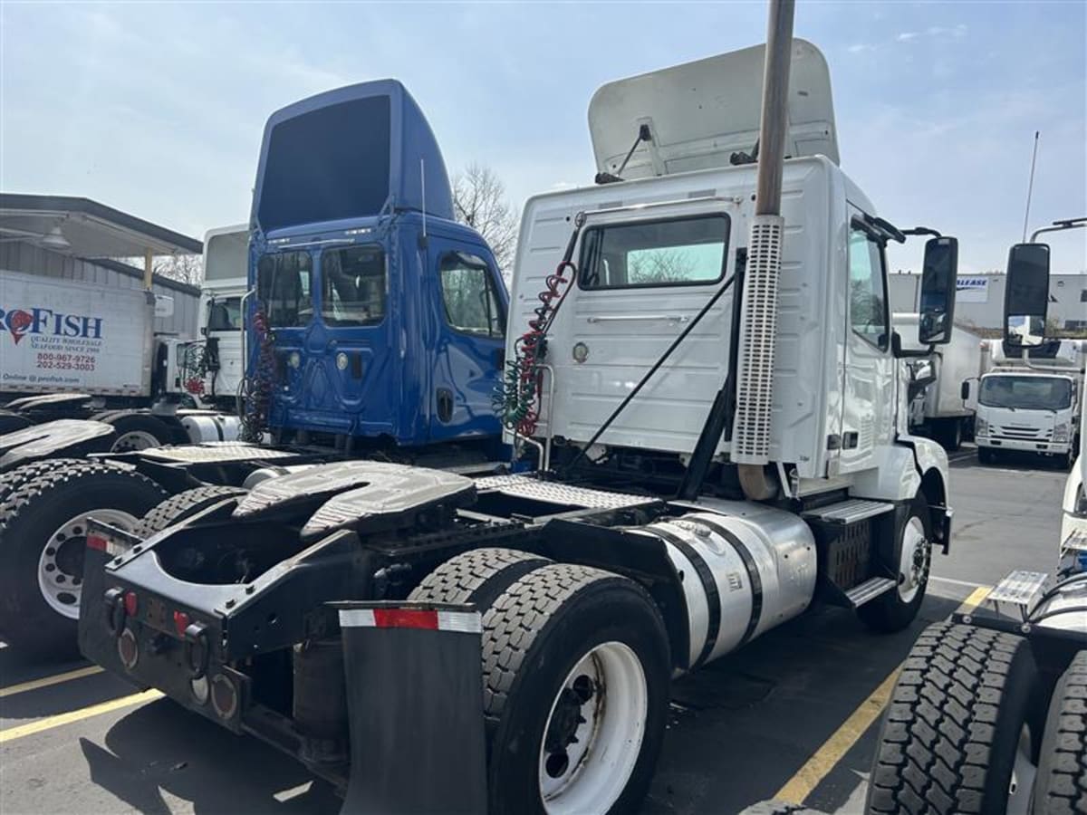 2016 Volvo VNL42TRACTOR 392109