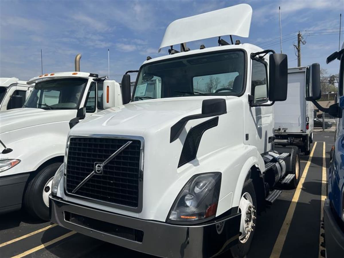 2016 Volvo VNL42TRACTOR 392109