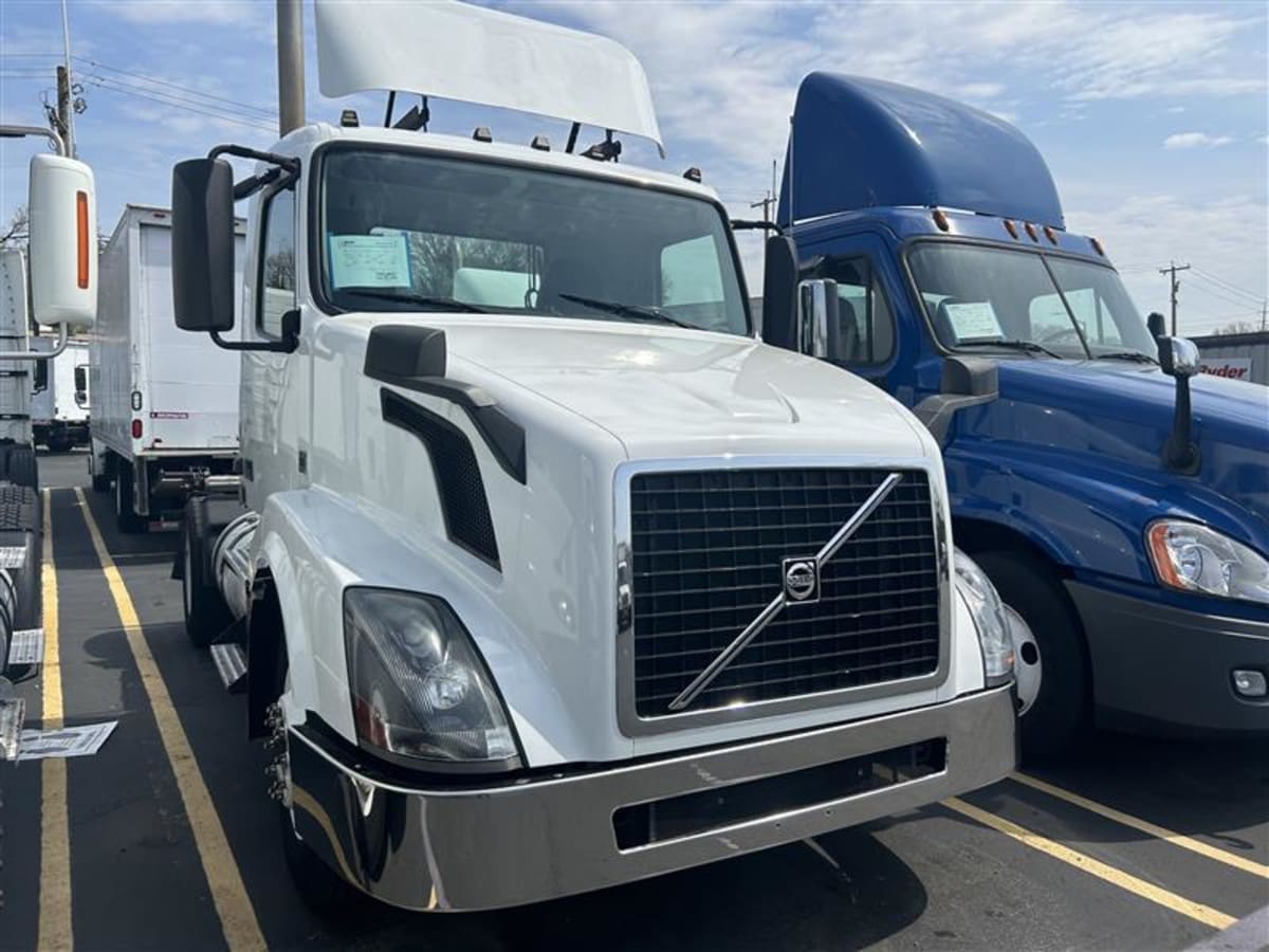 2016 Volvo VNL42TRACTOR 392109