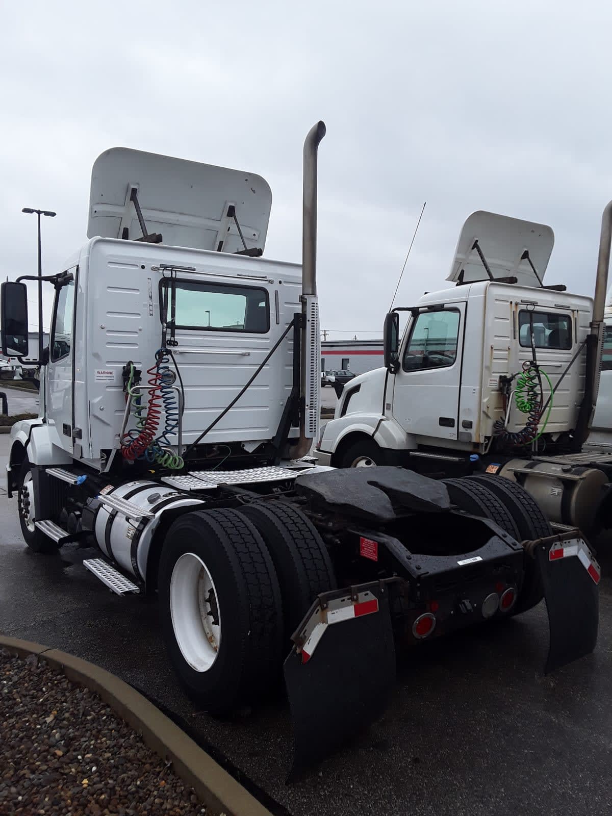 2016 Volvo - image 6