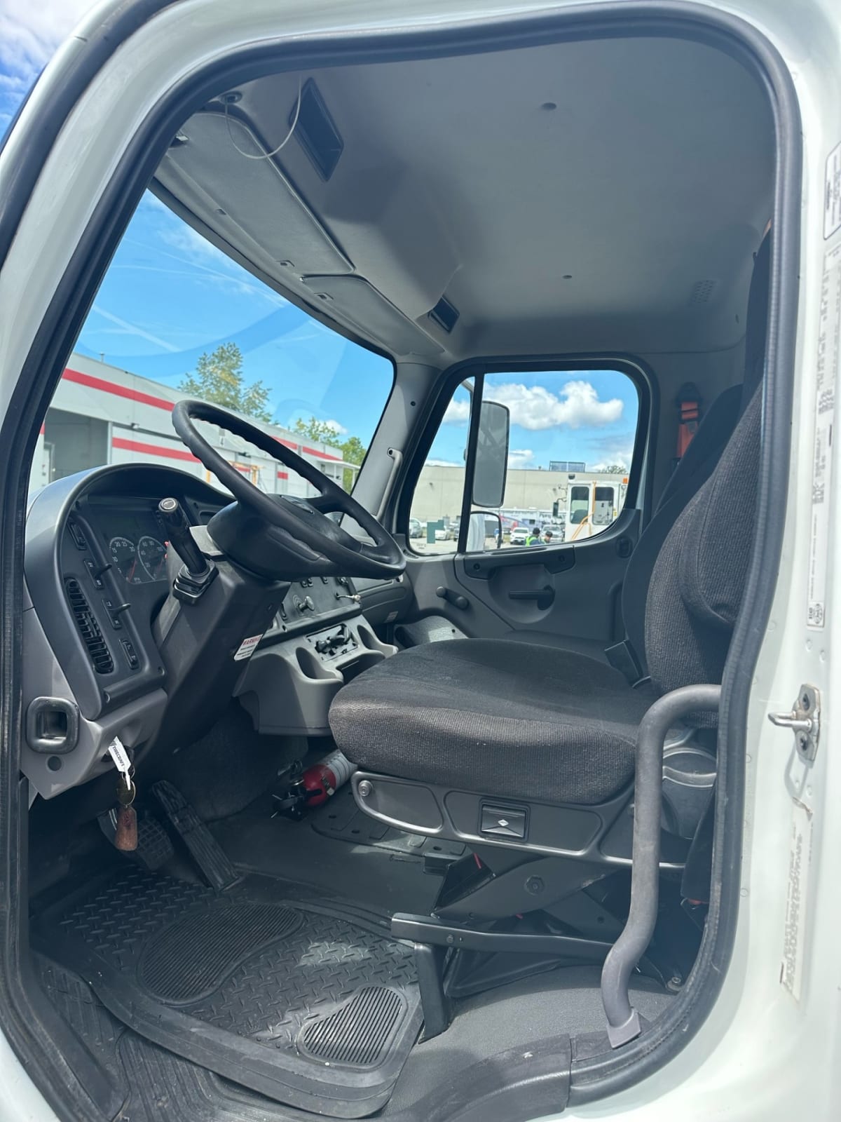 2016 Freightliner/Mercedes M2 106 393281