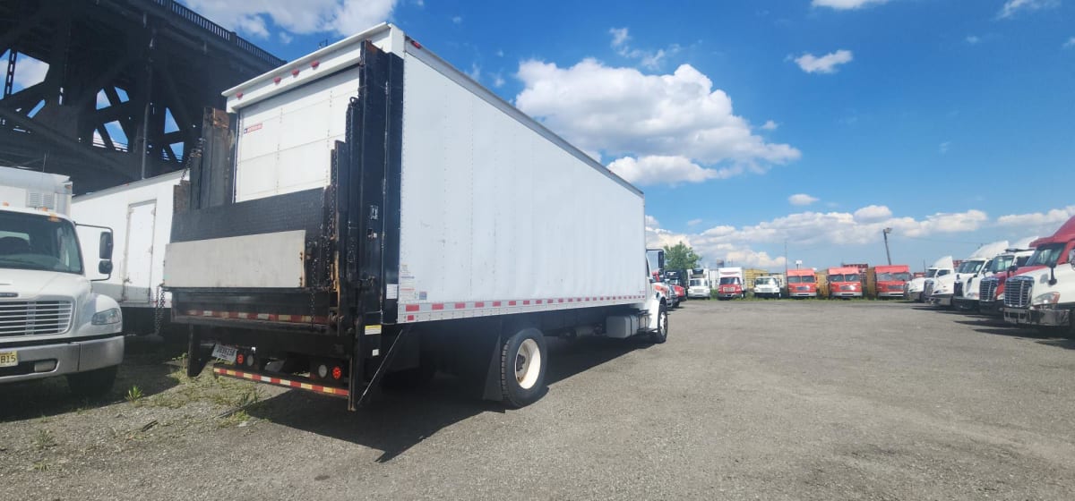 2016 Freightliner/Mercedes M2 106 394611