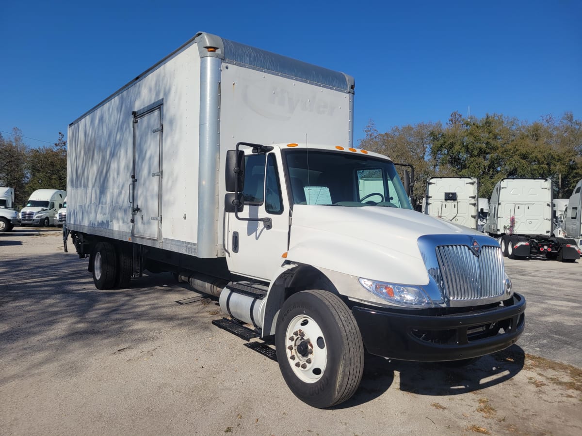 2016 Navistar International 4300 394880