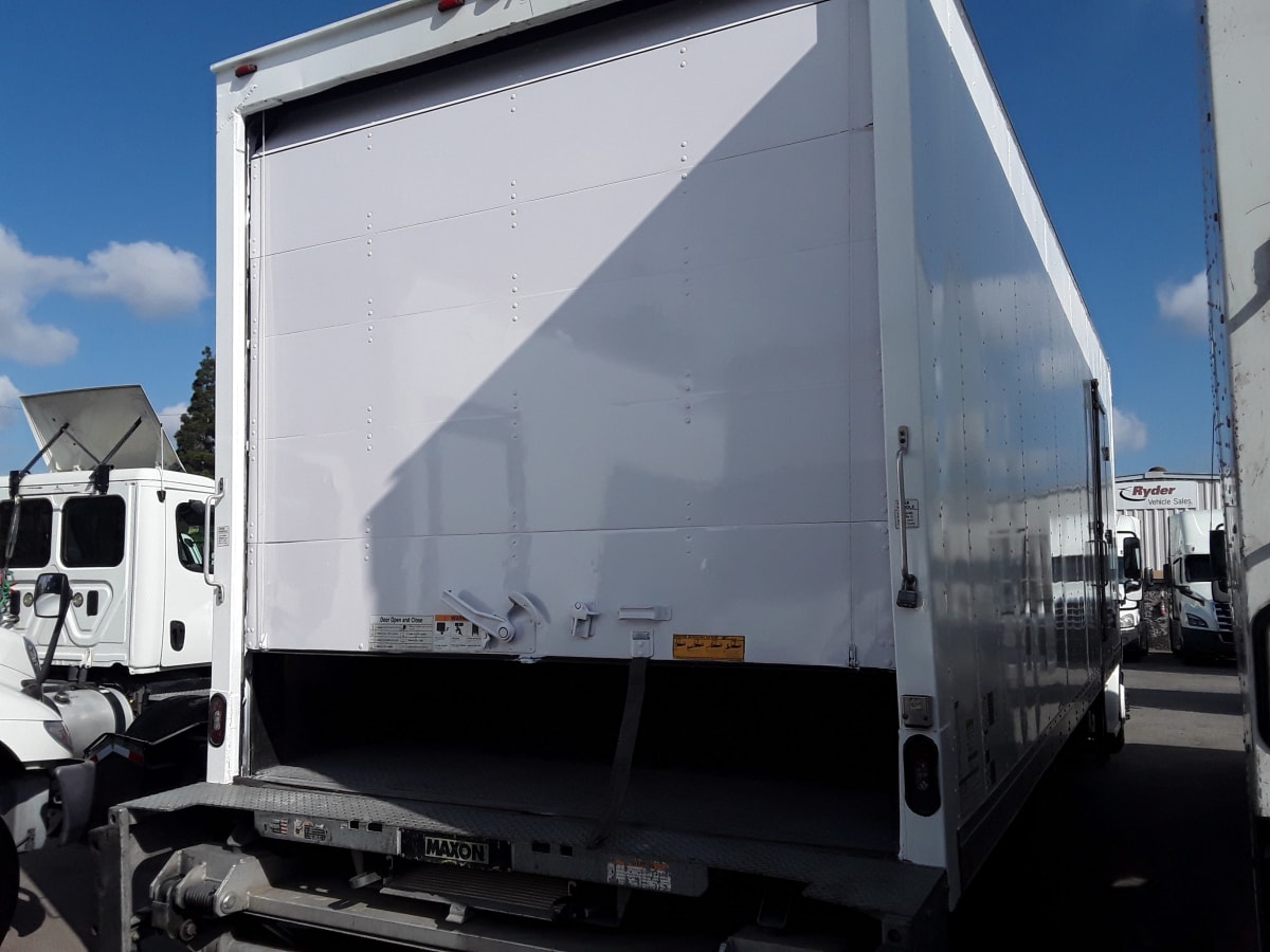 2016 Freightliner/Mercedes M2 106 395830