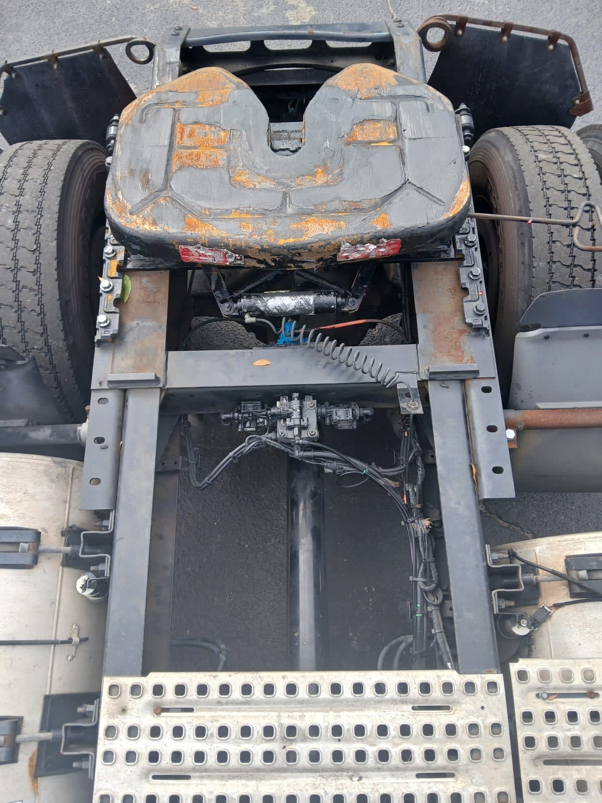 2016 Volvo - image 12