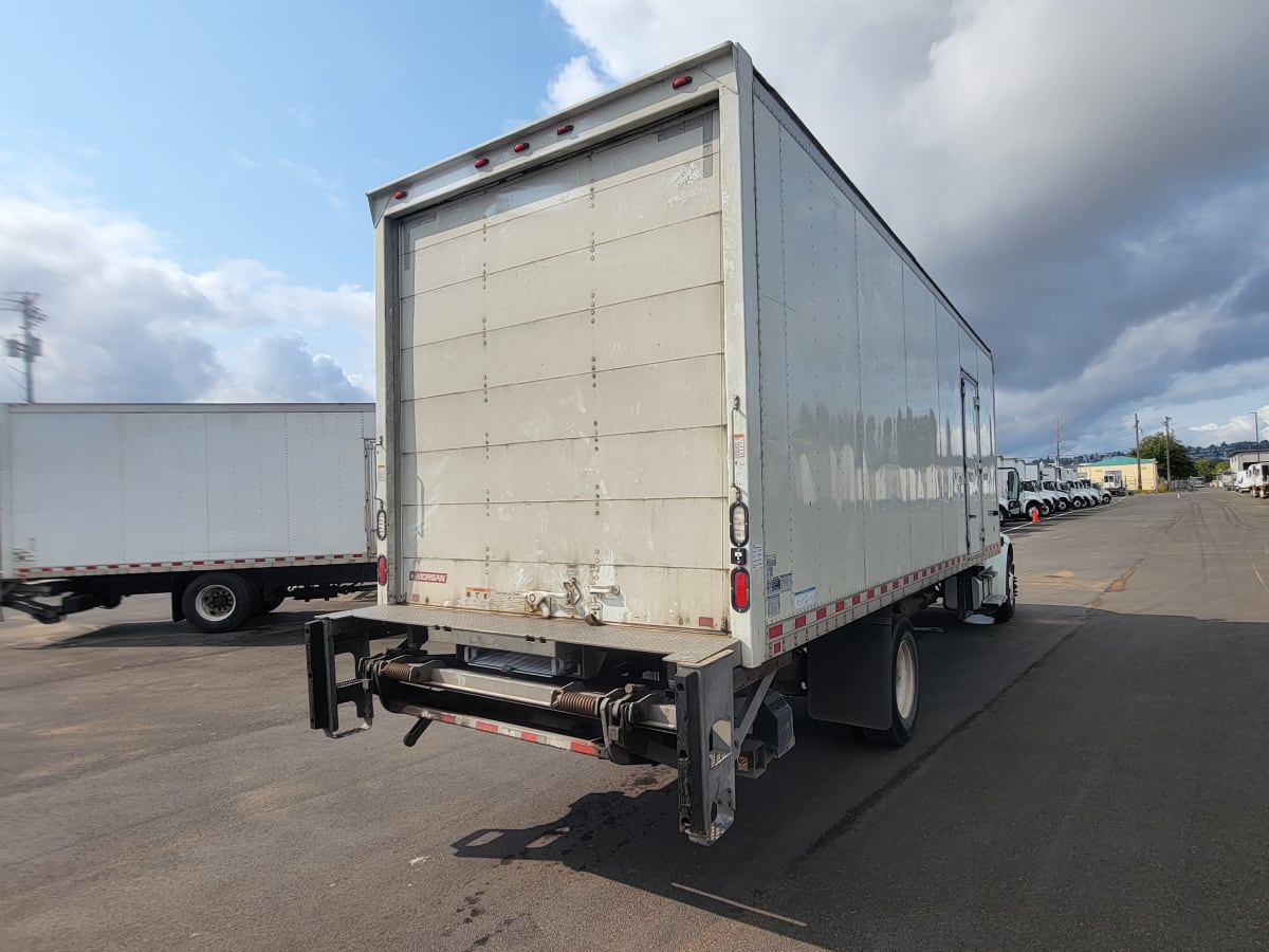 2016 Freightliner/Mercedes M2 106 396427