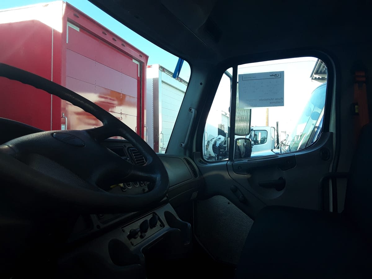 2016 Freightliner/Mercedes M2 106 396528