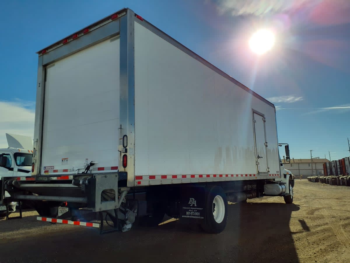 2016 International 4300 - image 4