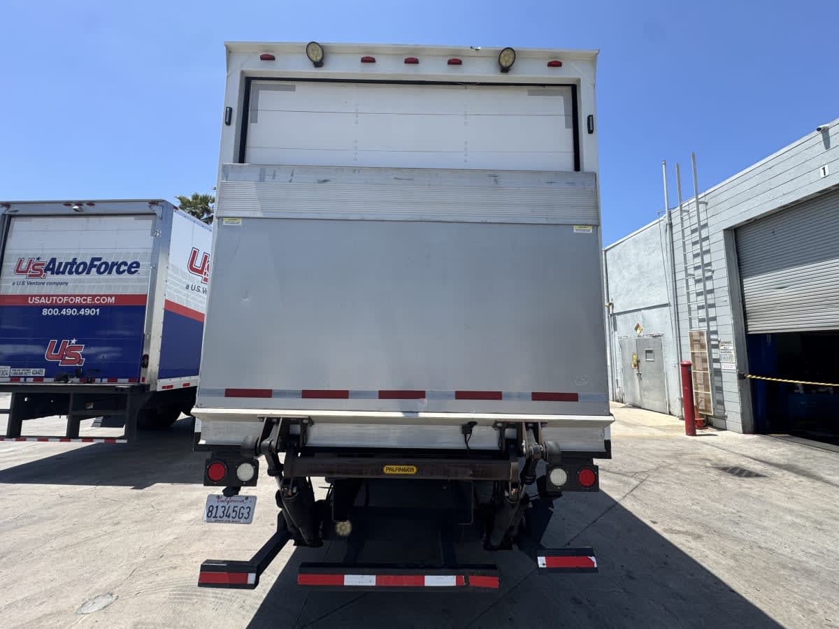 2016 Freightliner M2 106 396925