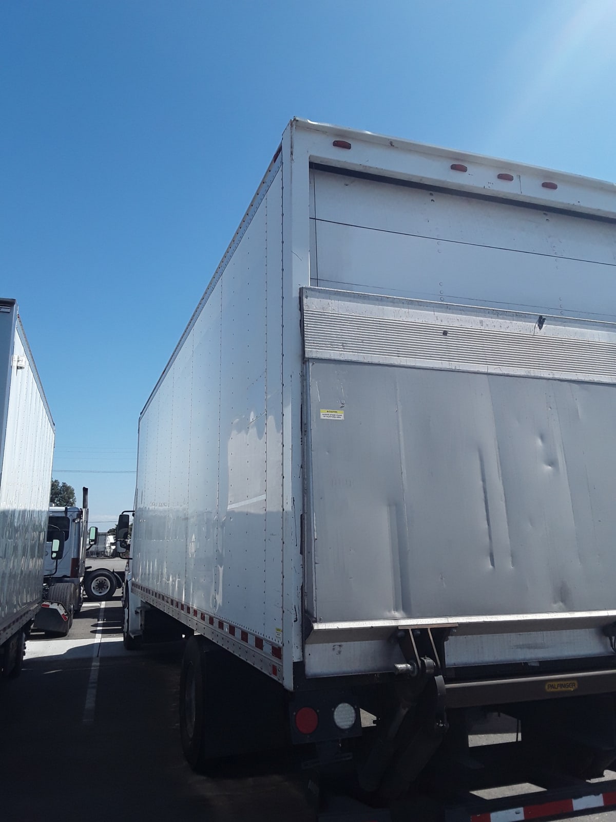 2016 Freightliner/Mercedes M2 106 396927