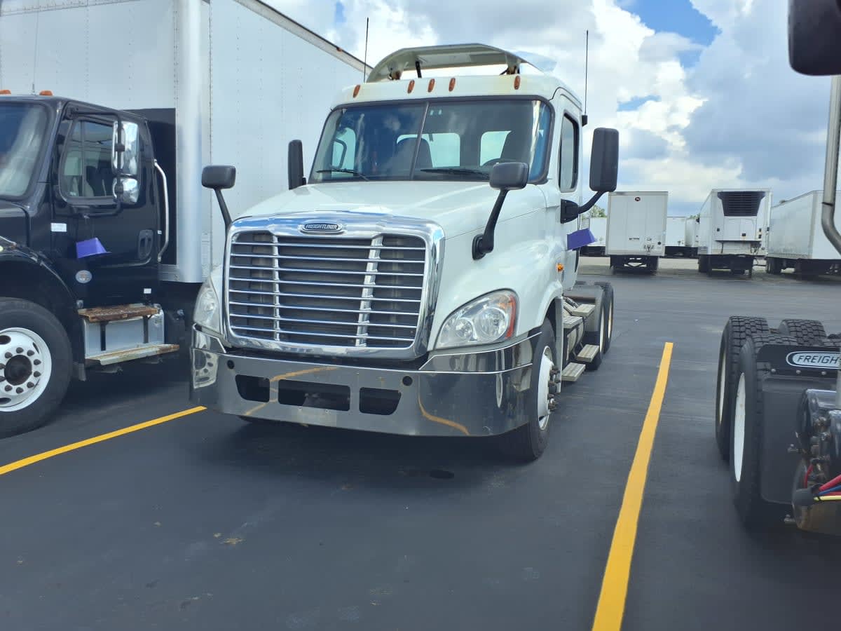 2016 Freightliner - image 3