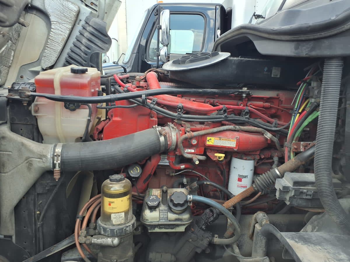 2016 Freightliner - image 8