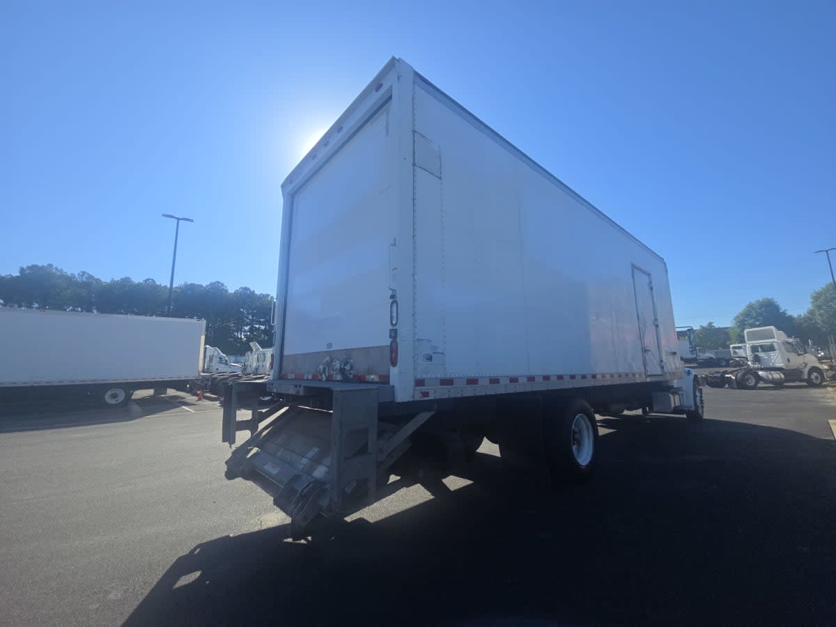 2016 Freightliner/Mercedes M2 106 398850