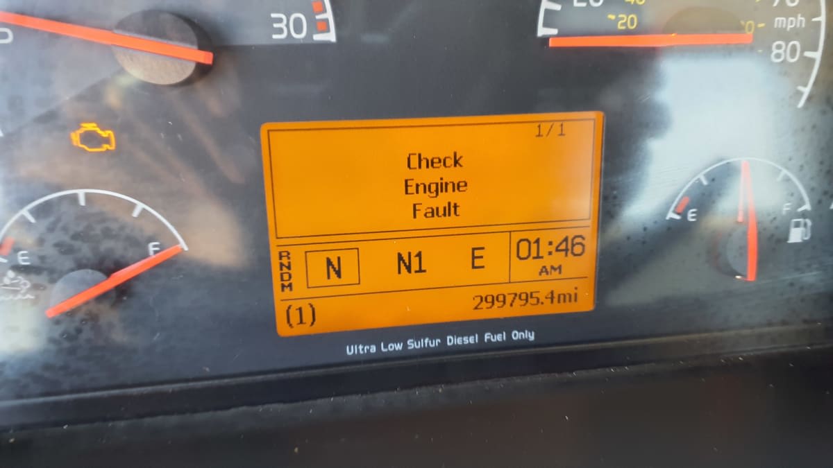 2016 Volvo - image 12