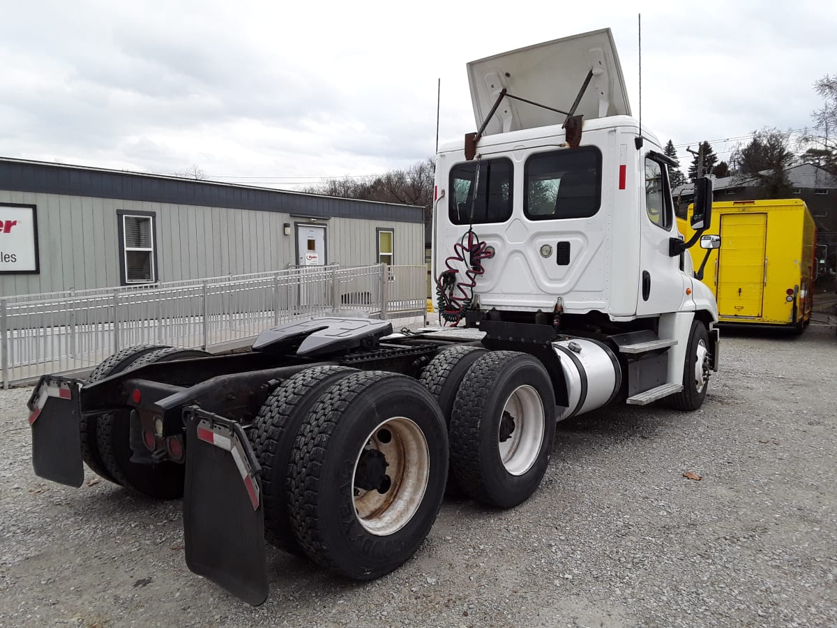 2016 Freightliner/Mercedes FLT8664T 399952