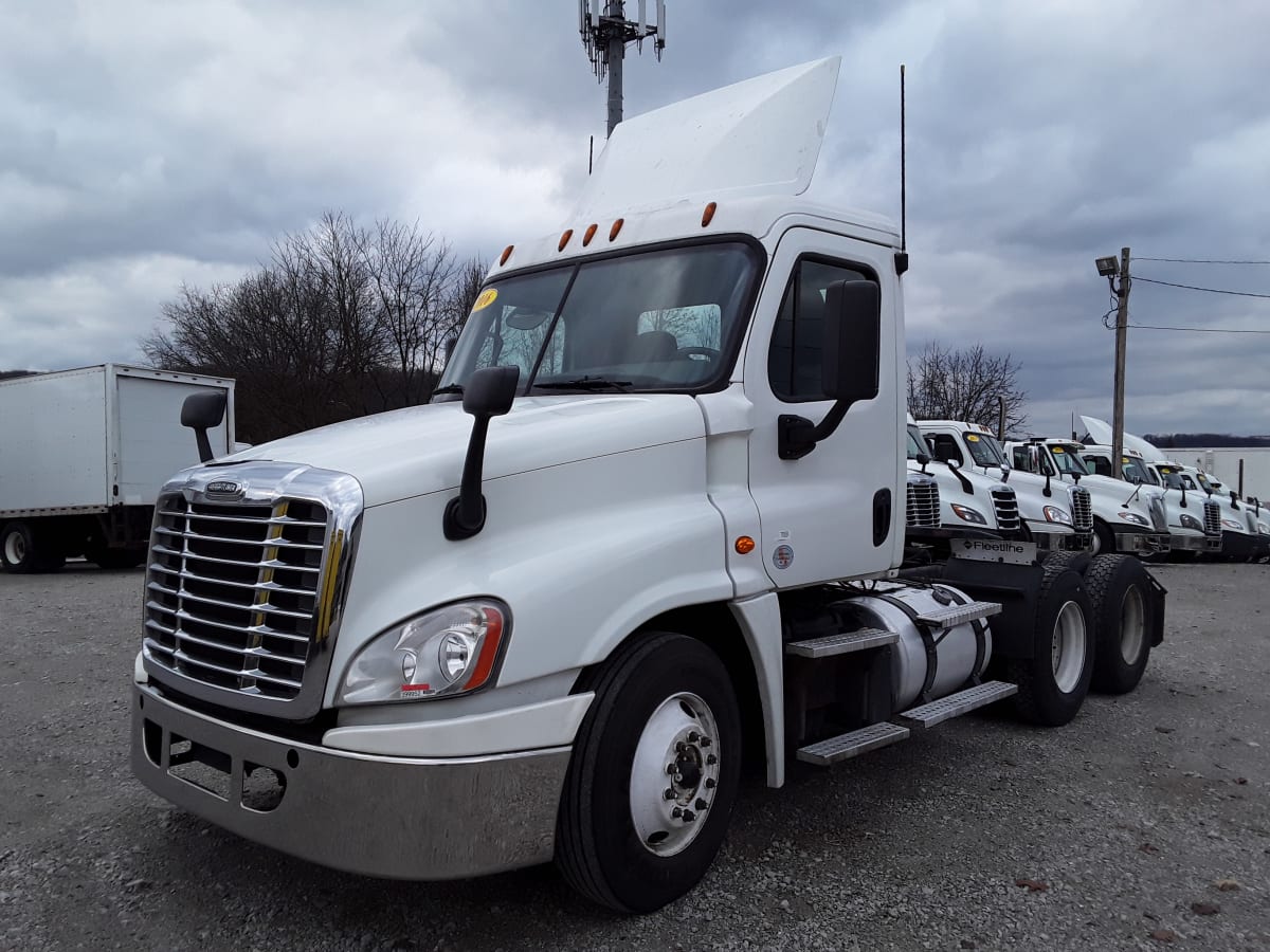 2016 Freightliner/Mercedes FLT8664T 399952