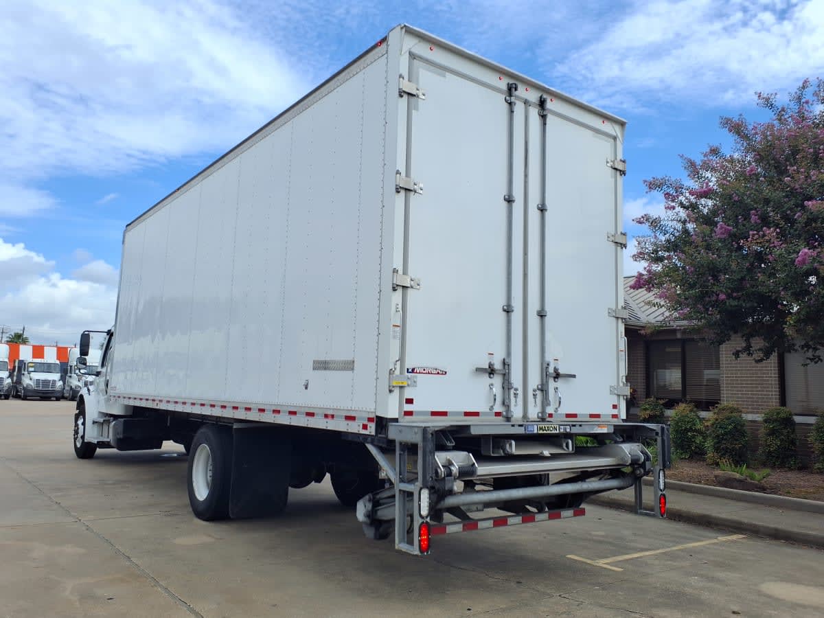2023 Freightliner M2 106 in Houston, TX — photo 6