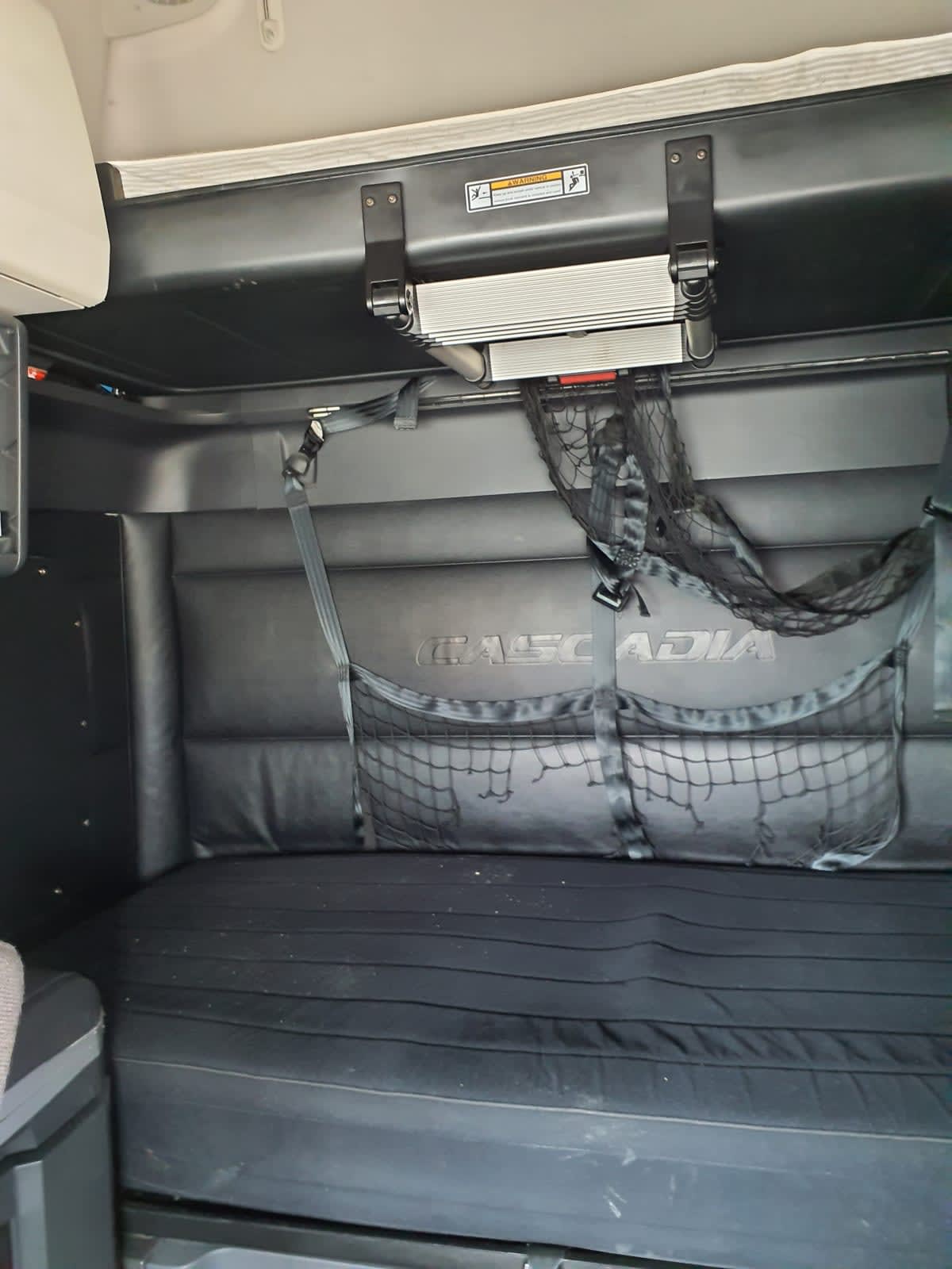 2023 Freightliner Cascadia in Miami, FL — photo 8