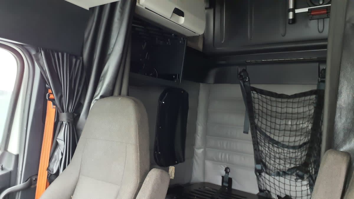 2023 Freightliner Cascadia in Bolingbrook, IL — photo 8