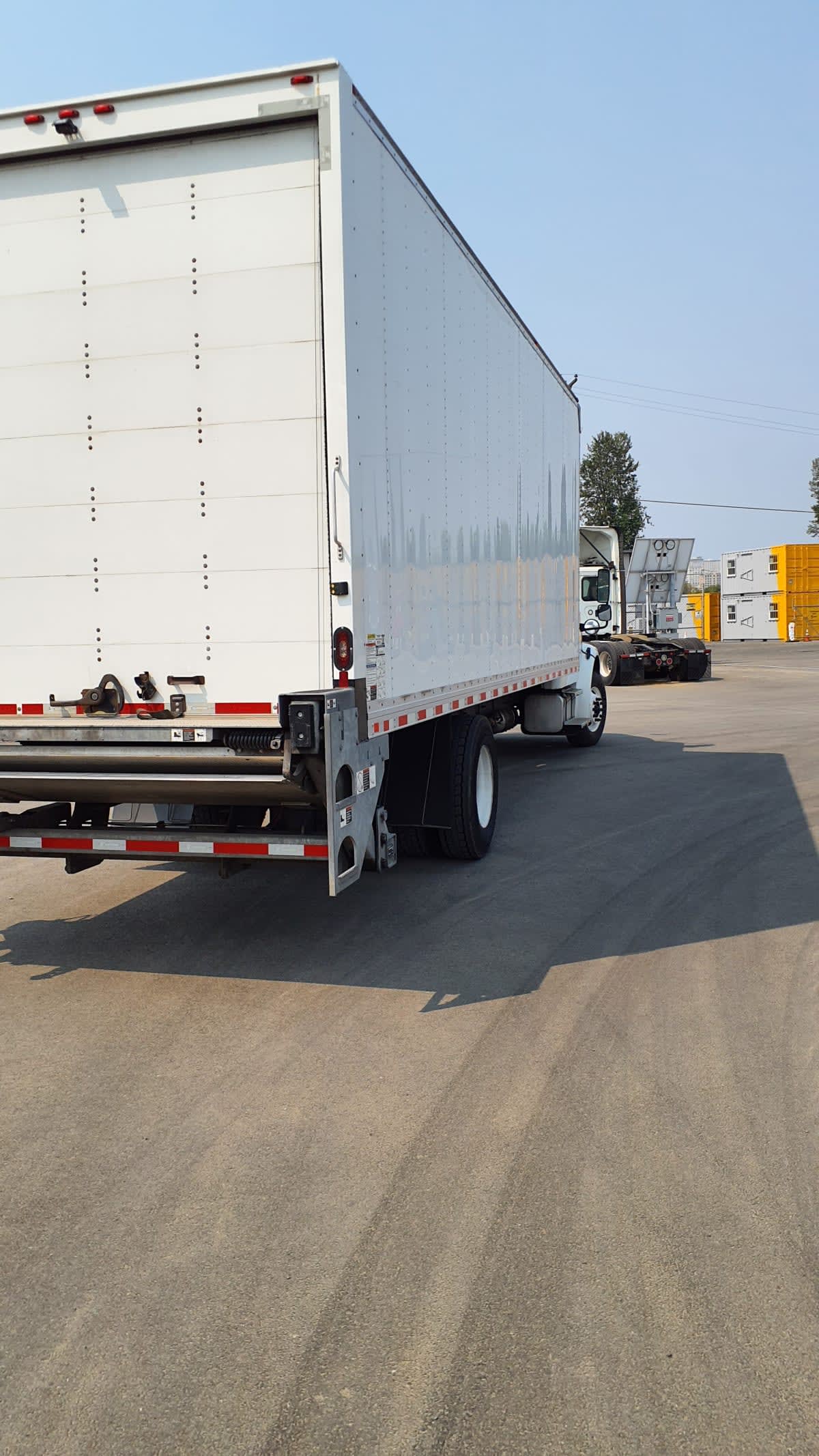 2023 Freightliner/Mercedes M2 106 405244