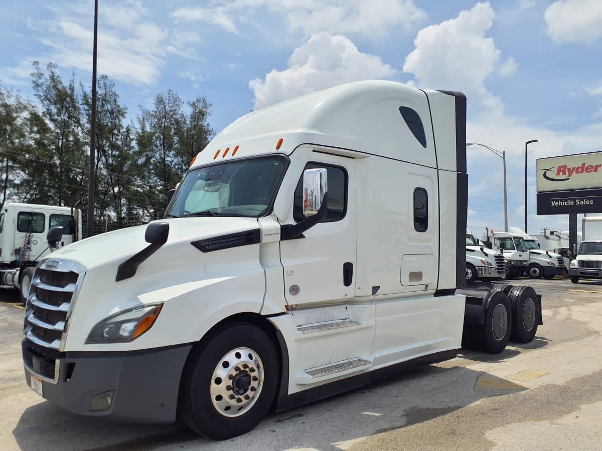 2023 Freightliner Cascadia in Miami, FL