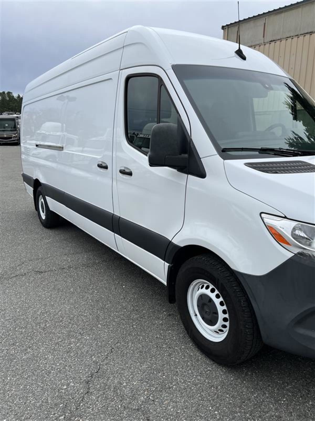 2022 Mercedes-Benz 2500 410745