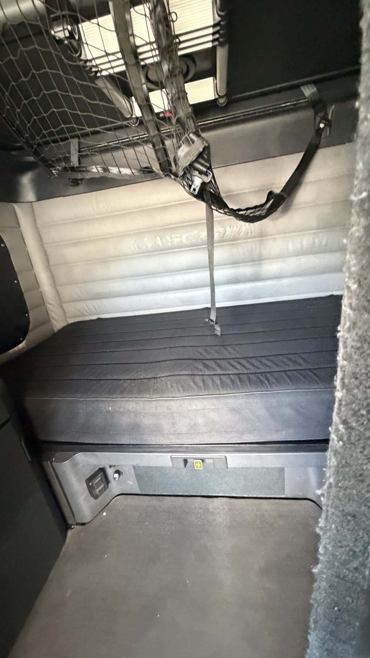 2023 Freightliner Cascadia in Pomona, CA — photo 8